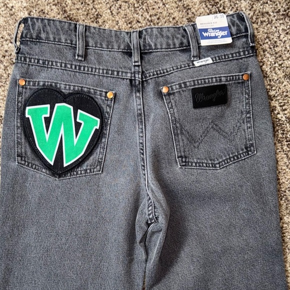 WRANGLER Women's Heart Patch Wanderer Flare Jeans NWT FESTIVAL ANTHRO COWGIRL 26 - Picture 6 of 12